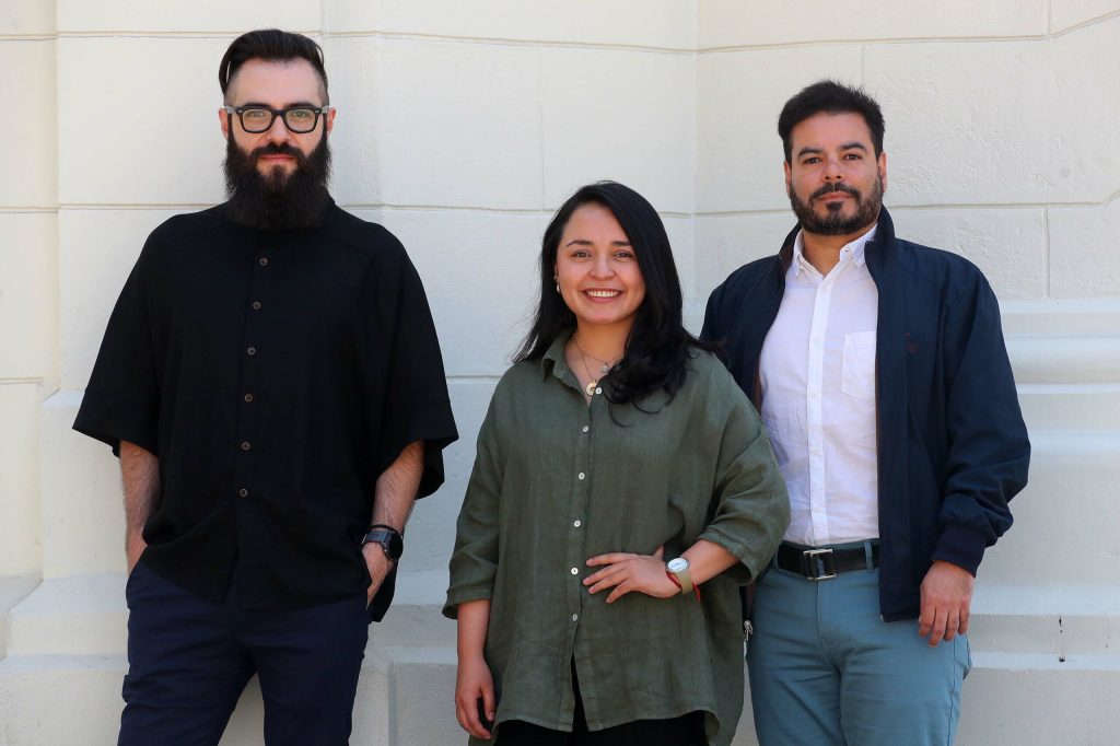 Sebastián López, Ángela Carvajal y Óscar Aceves. Fotografía cortesía del Ministerio de las Culturas, las Artes y el Patrimonio.